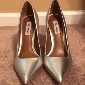 Steve Madden Wide 4 inch pump